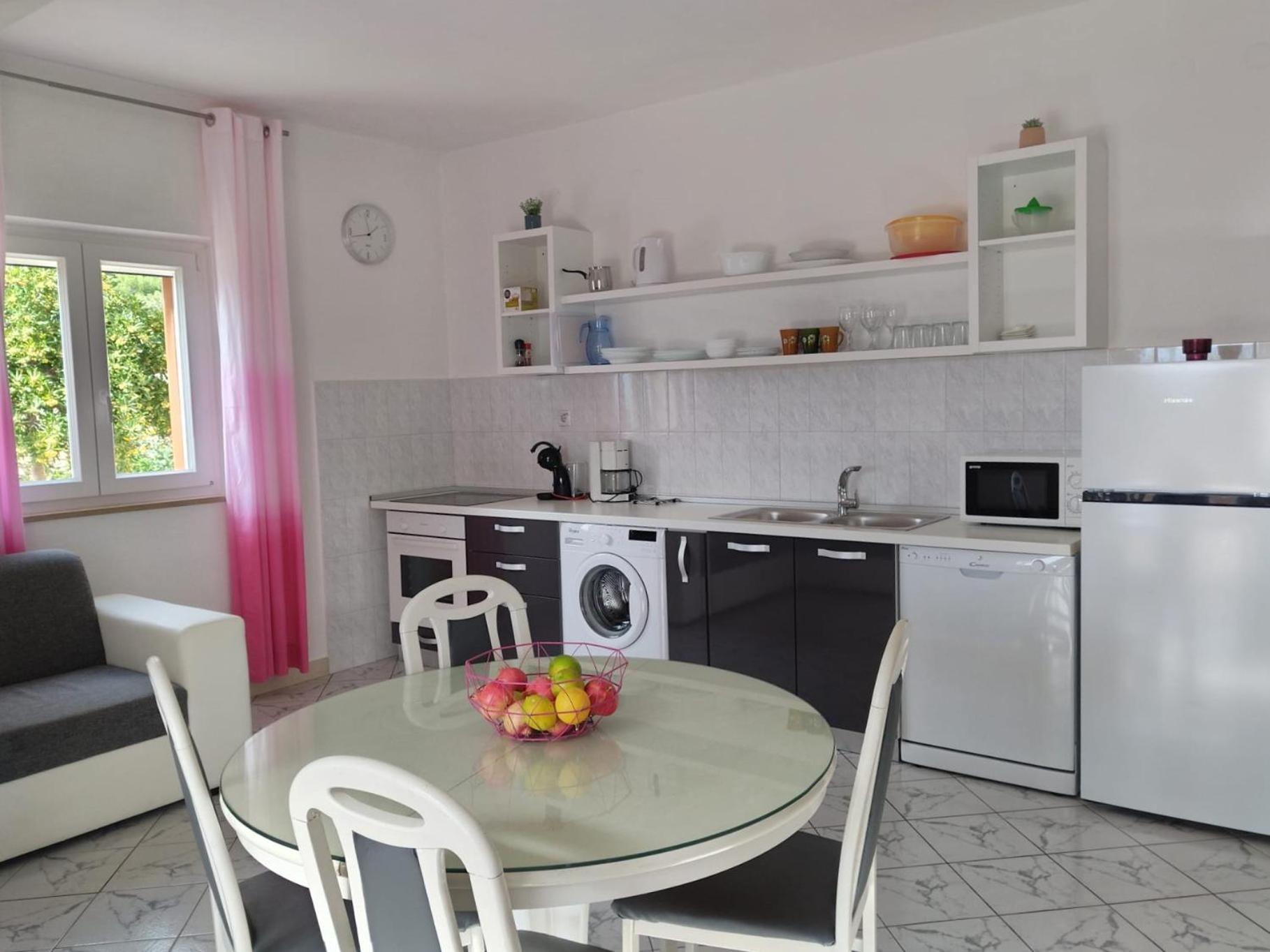 Apartments Podbarje โบล ภายนอก รูปภาพ